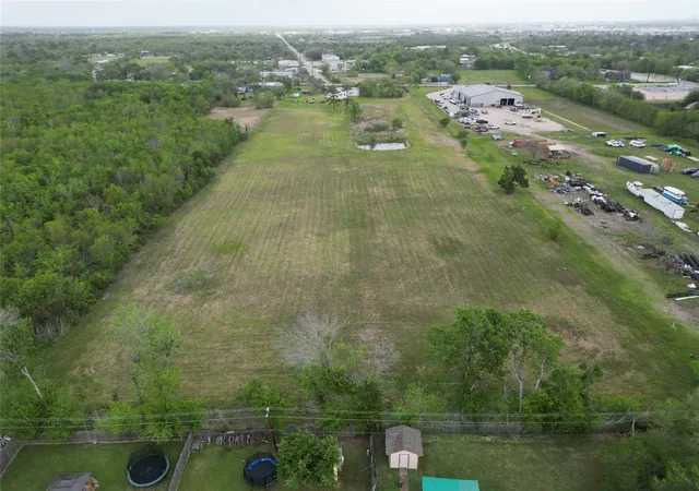 Photo 3 of Single family home for sale at 2319 W Cedar Byp Lynchburg Rd, Baytown, TX 77521 | MLS# 35999893 | Listing updated on 2026-09-04