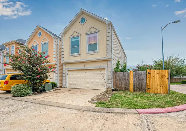 image of 10355 Panther Point Dr, Houston, TX 77099 | MLS# 39904837