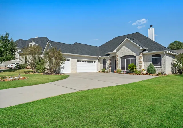 Photo 2 of Single family home for sale at 47 Cloverdale Ct, Montgomery, TX 77356 | MLS# 76347181 | Listing updated on 2026-09-11