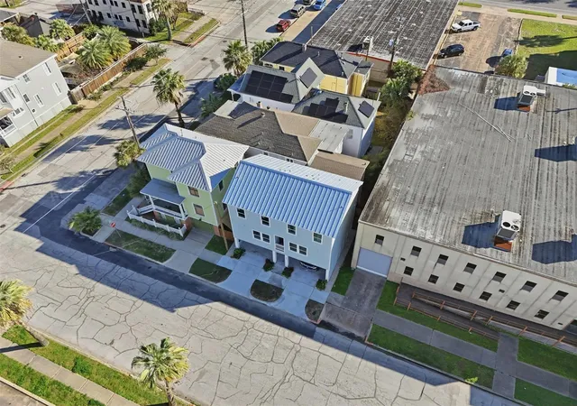 2nd image of 2005 Sealy St, Galveston, TX 77550 | MLS# 27574467