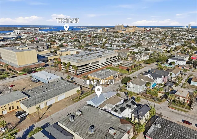 39th image of 2005 Sealy St, Galveston, TX 77550 | MLS# 27574467