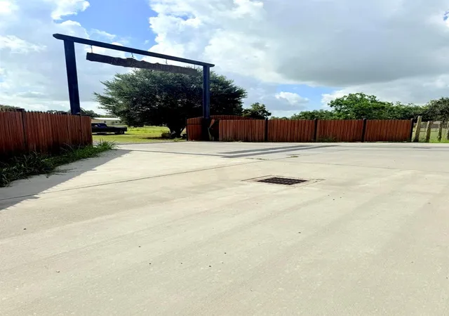 1st image of 21728 Fairground Rd, Hempstead, TX 77445 | MLS# 42175182