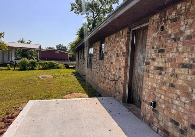 Photo 3 of Single family home for sale at 101 Smilie Xing, Angleton, TX 77515 | MLS# 10014934 | Listing updated on 2026-09-16