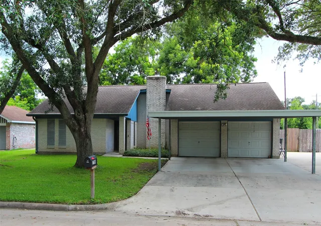 Homes for sale in Alvin, TX | 1704 Redwood Cir, Alvin, TX 77511 | MLS# 83722148