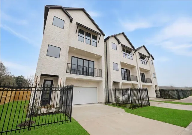 2nd image of 6330 Sidney St, Houston, TX 77021 | MLS# 6876663