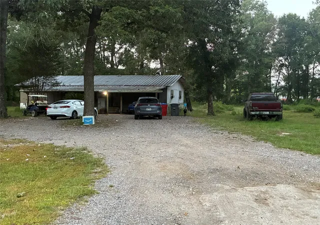 3rd image of 27138 S Oak Creek Dr, Splendora, TX 77372 | MLS# 68940700
