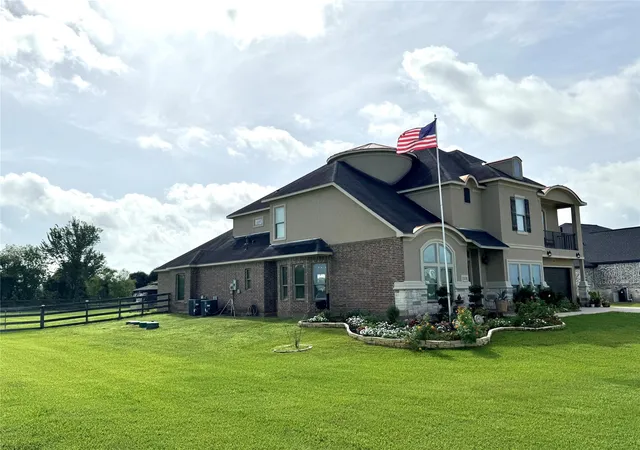Photo 2 of Single family home for sale at 18315 Cypress Hl Dr, Rosharon, TX 77583 | MLS# 66078688 | Listing updated on 2026-07-22