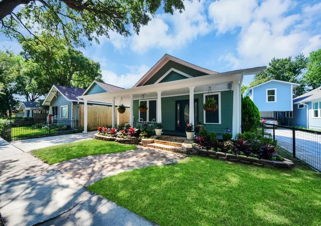3rd image of 1114 W Cottage St, Houston, TX 77009 | MLS# 8234063
