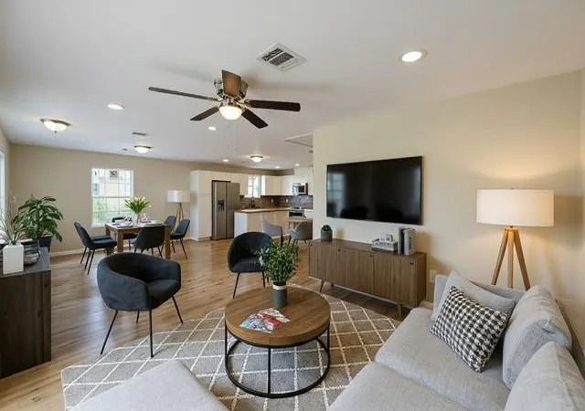 Photo 4 of Single family home for sale at 1007 Gazin St, Houston, TX 77020 | MLS# 14019160 | Listing updated on 2026-06-20