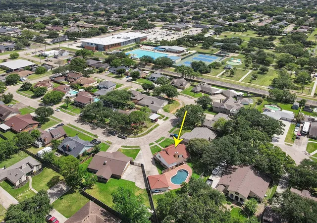 Photo 3 of Single family home for sale at 2518 Taylor Ln, Deer Park, TX 77536 | MLS# 71562750 | Listing updated on 2026-09-27