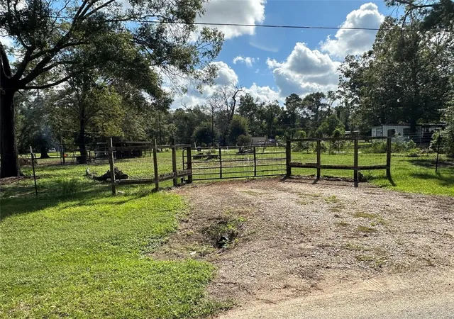 Photo 3 of Sale Pending at 21105 Petty Walker Rd, Conroe, TX 77306 | MLS# 27304679 | Listing updated on 2026-04-06