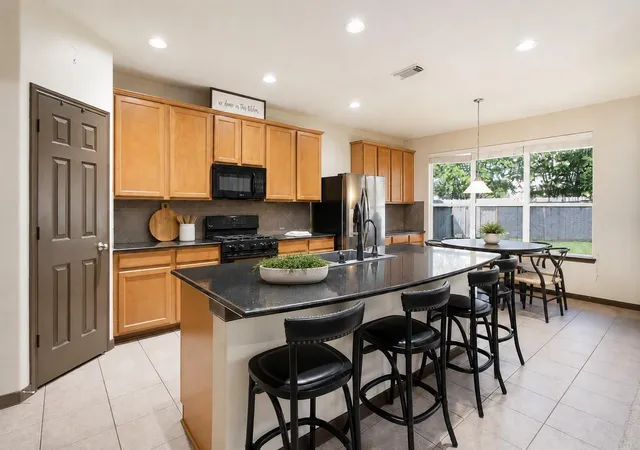 Photo 4 of Single family home for sale at 231 Summer Crk Ln, Rosenberg, TX 77469 | MLS# 72906189 | Listing updated on 2026-09-12