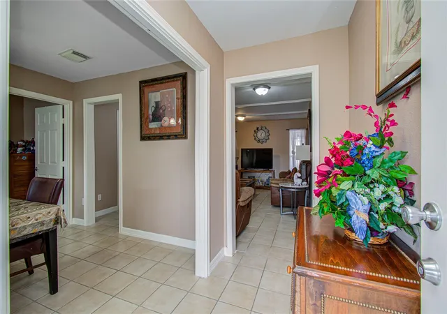 4th image of 930 Centerwood Dr, Houston, TX 77013 | MLS# 95660480