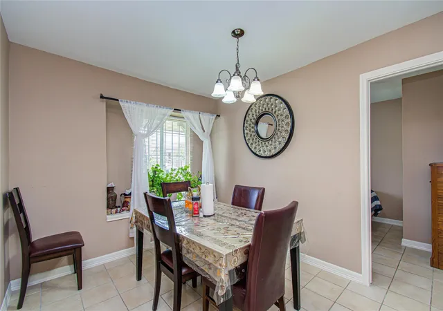 5th image of 930 Centerwood Dr, Houston, TX 77013 | MLS# 95660480