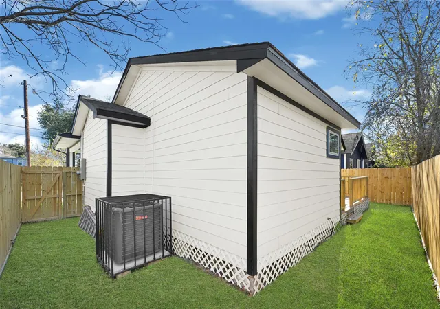 28th image of 3510 Nagle St, Houston, TX 77004 | MLS# 35157785