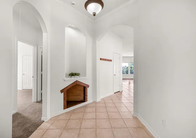 Photo 3 of Single family home for sale at 525 Lockland Ln, League City, TX 77573 | MLS# 77870132 | Listing updated on 2026-10-13