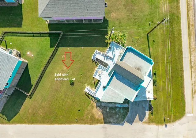 4th image of 131 Point Lafitte Ct, Freeport, TX 77541 | MLS# 55332275