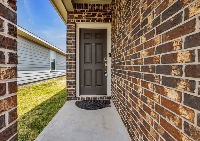 Photo 3 of Single family home for sale at 25715 Northpark Palm Dr, Porter, TX 77365 | MLS# 47926711 | Listing updated on 2026-10-04