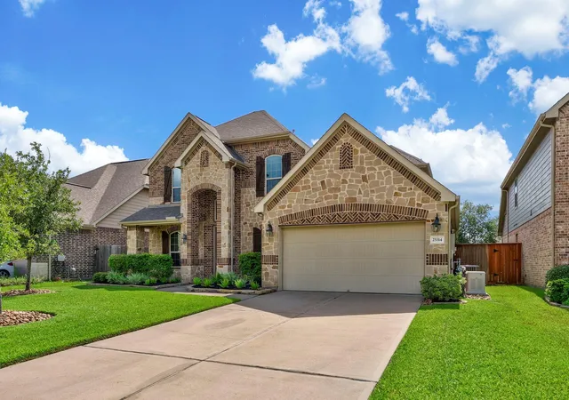 Photo 2 of Single family home for sale at 25314 Auburn Bnd Dr, Spring, TX 77389 | MLS# 12020914 | Listing updated on 2026-09-06