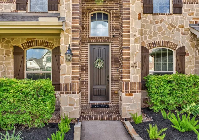 Photo 3 of Single family home for sale at 25314 Auburn Bnd Dr, Spring, TX 77389 | MLS# 12020914 | Listing updated on 2026-09-06