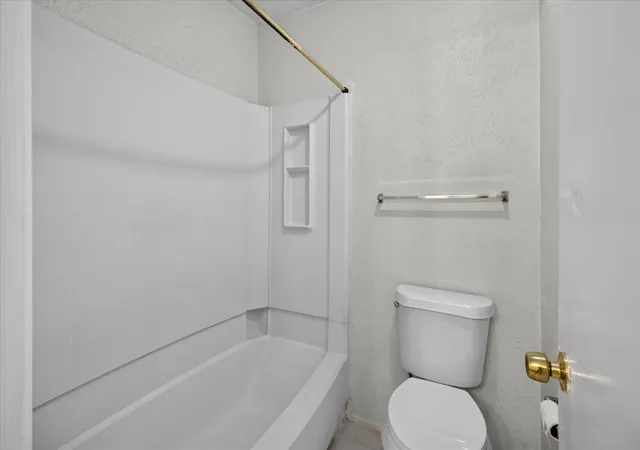 2nd image of 11881 Bob White Dr, Houston, TX 77035