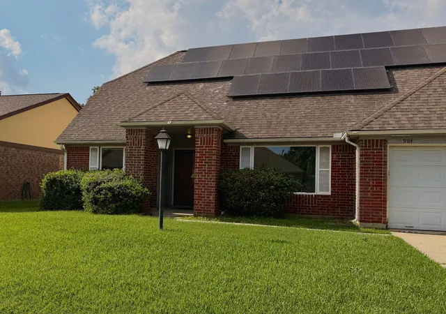 Photo 3 of Single family home for sale at 9114 Smokehollow Dr, Houston, TX 77064 | MLS# 54885397 | Listing updated on 2026-09-08