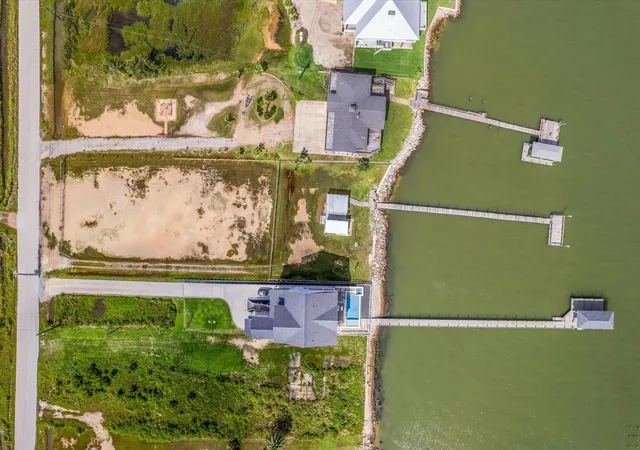 Photo 4 of Land for sale at 11142 Sportsman Rd, Galveston, TX 77554 | MLS# 18007794 | Listing updated on 2026-09-06