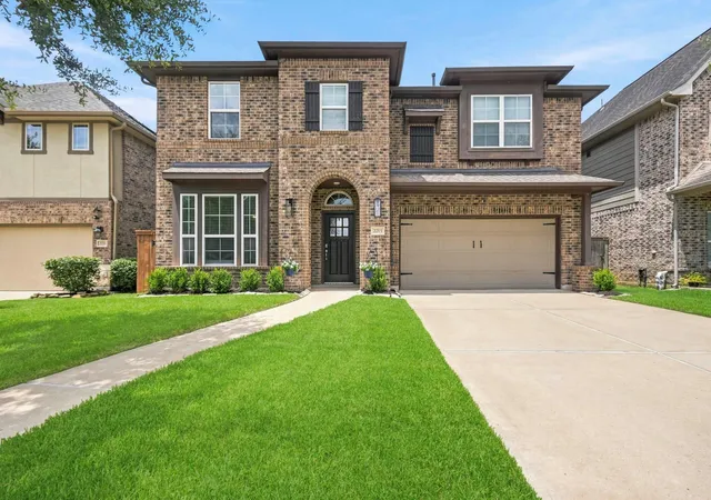 Photo 1 of Single family home for sale at 2715 Parker Oak Pass, Missouri City, TX 77459 | MLS# 10003832 | Listing updated on 2026-09-12