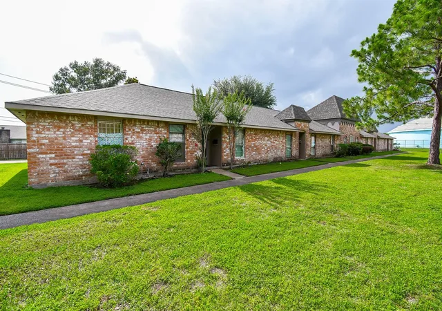 2nd image of 12469 Sharpview Dr #2469, Houston, TX 77072 | MLS# 42440497