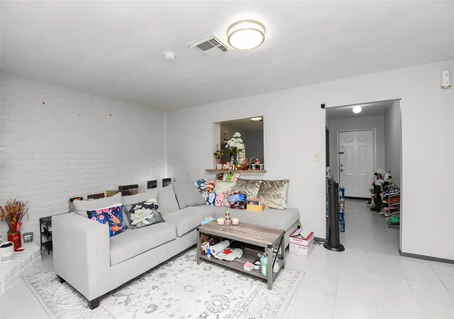 5th image of 12469 Sharpview Dr #2469, Houston, TX 77072 | MLS# 42440497