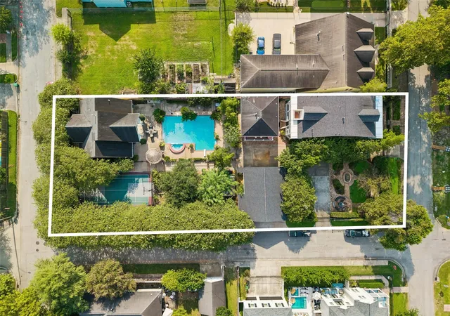 Photo 3 of Single family home for sale at 216 E 26th Street, Houston, TX 77008 | MLS# 2671365 | Listing updated on 2026-09-18