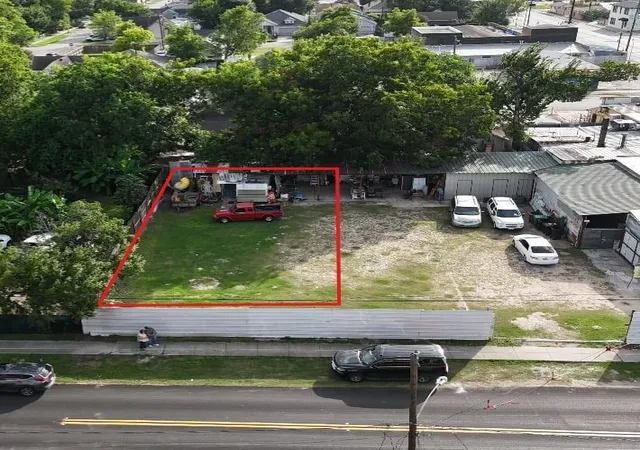 Photo 1 of Land for sale at 1020 Hogan, Houston, TX 77009 | MLS# 10966595 | Listing updated on 2026-07-23