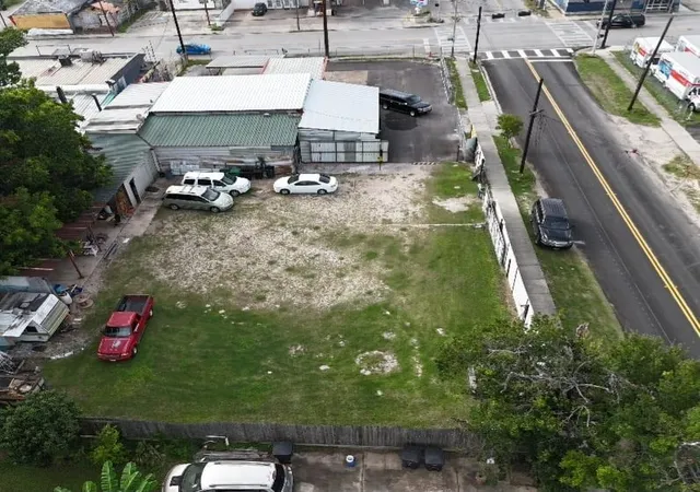 Photo 3 of Land for sale at 1020 Hogan, Houston, TX 77009 | MLS# 10966595 | Listing updated on 2026-07-23