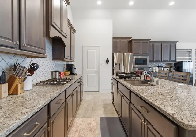 Photo 4 of Sale Pending at 3117 Primrose Cyn Ln, Pearland, TX 77584 | MLS# 7179736 | Listing updated on 2026-09-21