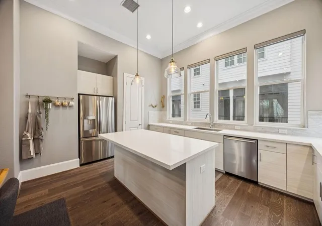 Photo 3 of Townhouse for sale at 808 Cage St, Houston, TX 77020 | MLS# 28666240 | Listing updated on 2026-07-28