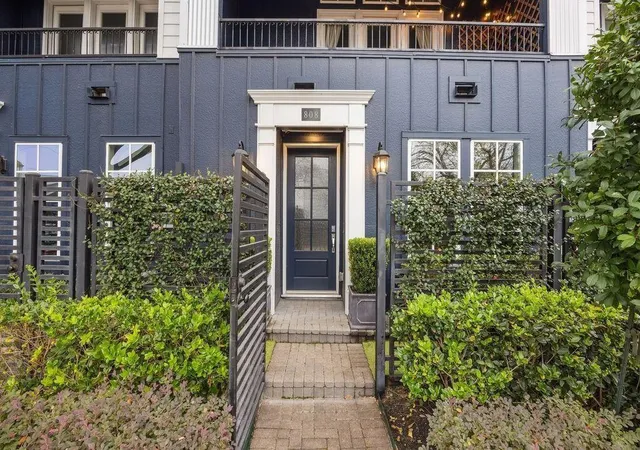 Photo 4 of Townhouse for sale at 808 Cage St, Houston, TX 77020 | MLS# 28666240 | Listing updated on 2026-07-28