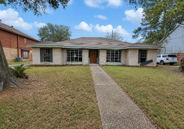 Photo 1 of Single family home for sale at 5118 Lawn Arbor Dr, Houston, TX 77066 | MLS# 7509240 | Listing updated on 2026-09-14