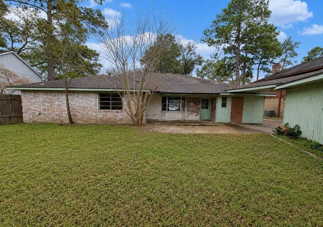 Photo 3 of Single family home for sale at 5118 Lawn Arbor Dr, Houston, TX 77066 | MLS# 7509240 | Listing updated on 2026-09-14