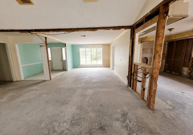 Photo 3 of Single family home for sale at 5118 Lawn Arbor Dr, Houston, TX 77066 | MLS# 7509240 | Listing updated on 2026-09-14