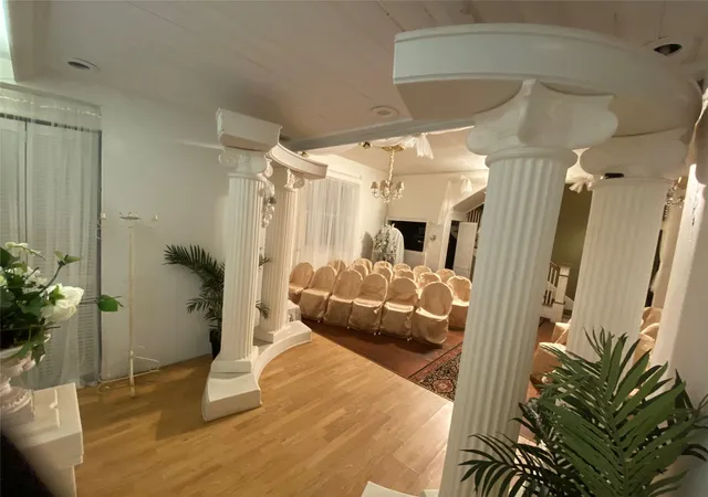 Photo 3 of Single family home for sale at 715 Broadway St, Galveston, TX 77550 | MLS# 78146994 | Listing updated on 2026-08-07