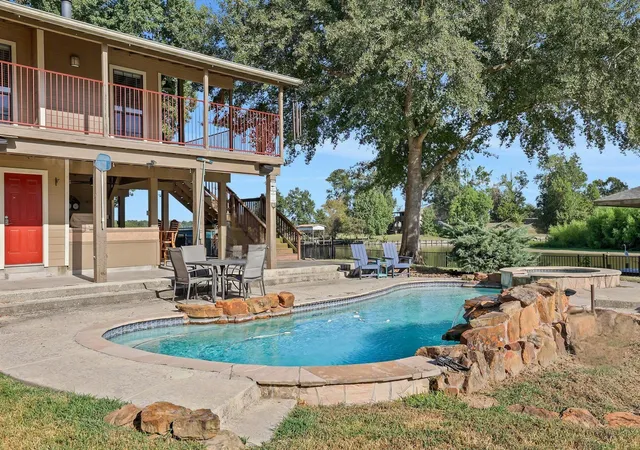 1st image of 140 Elm Dr, Onalaska, TX 77360 | MLS# 18218749
