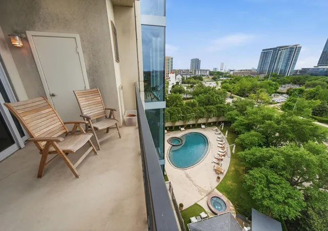 Photo 2 of Condo for sale at 3333 Allen Pkwy #709, Houston, TX 77019 | MLS# 63759051 | Listing updated on 2026-09-10