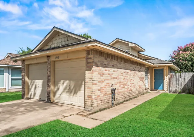 2nd image of 11918 Westwold Dr, Tomball, TX 77377 | MLS# 52021109