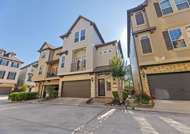 Photo 3 of Townhouse for sale at 2847 Kings Retreat, Kingwood, TX 77345 | MLS# 82274164 | Listing updated on 2026-09-21