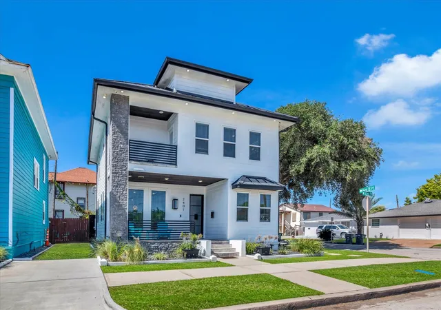 Photo 2 of Single family home for sale at 2401 33rd Street, Galveston, TX 77550 | MLS# 64384757 | Listing updated on 2026-09-19
