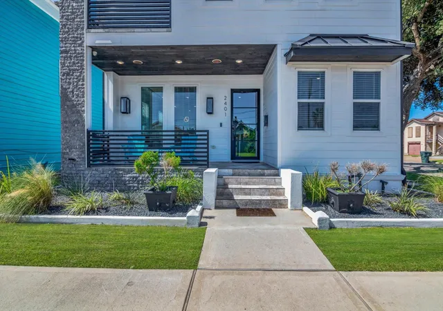 Photo 3 of Single family home for sale at 2401 33rd Street, Galveston, TX 77550 | MLS# 64384757 | Listing updated on 2026-09-19