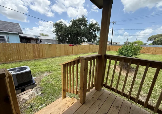 5th image of 2925 17Th St, Port Arthur, TX 77642 | MLS# 14460372