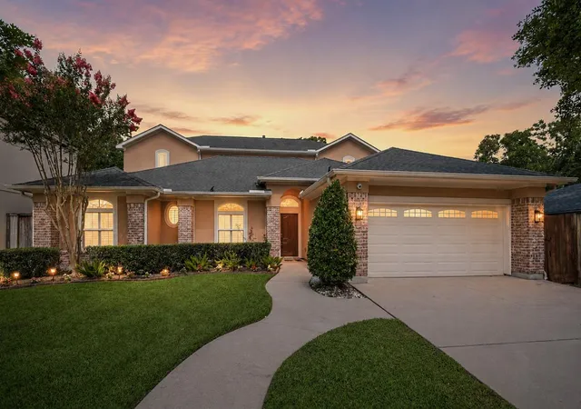 Single family home for sale at 9406 Bevlyn Dr, Houston, TX 77025 | MLS# 10063292