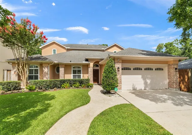 Photo 3 of Single family home for sale at 9406 Bevlyn Dr, Houston, TX 77025 | MLS# 10063292 | Listing updated on 2026-09-19