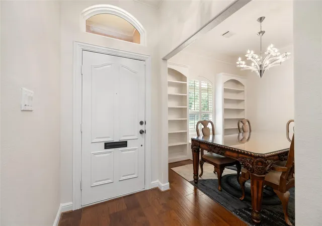 Photo 4 of Single family home for sale at 9406 Bevlyn Dr, Houston, TX 77025 | MLS# 10063292 | Listing updated on 2026-09-19